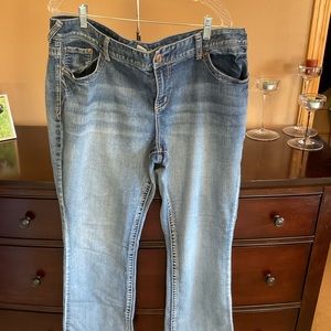 Maurices jeans